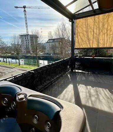 Loft Avec Spa A Avec Parking Prive 6 Personnes Апартаменты