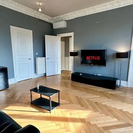 Apartment Loft Avec Spa A Avec Parking Prive 6 Personnes *