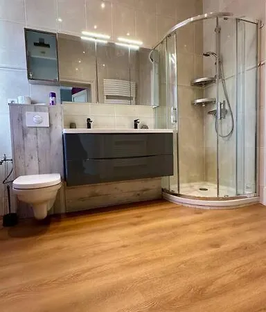 Loft Avec Spa A Avec Parking Prive 6 Personnes Апартаменты *